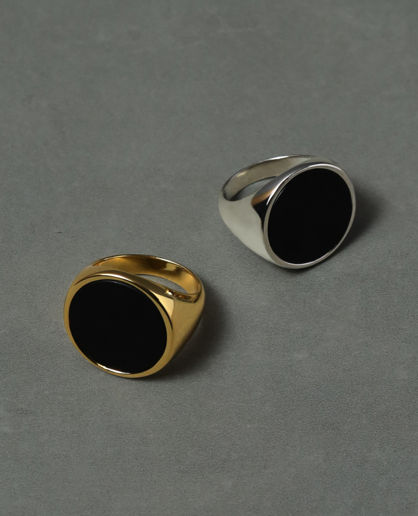 Onikis Black CollegeRing